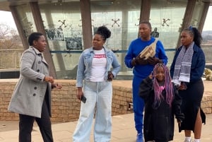 Harare: City Tour with Lunch and Wine at Balancing Rocks