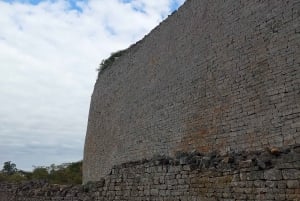 MASVINGO; RUNDTUR I DET STORE ZIMBABWE-MONUMENTET - FRA HARARE