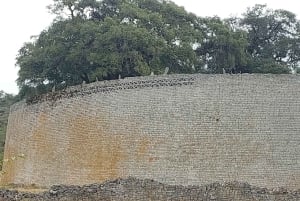 MASVINGO; RUNDTUR I DET STORE ZIMBABWE-MONUMENTET - FRA HARARE