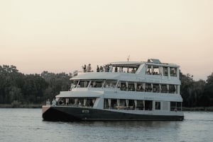 CROISIÈRE AU COUCHER DU SOLEIL.