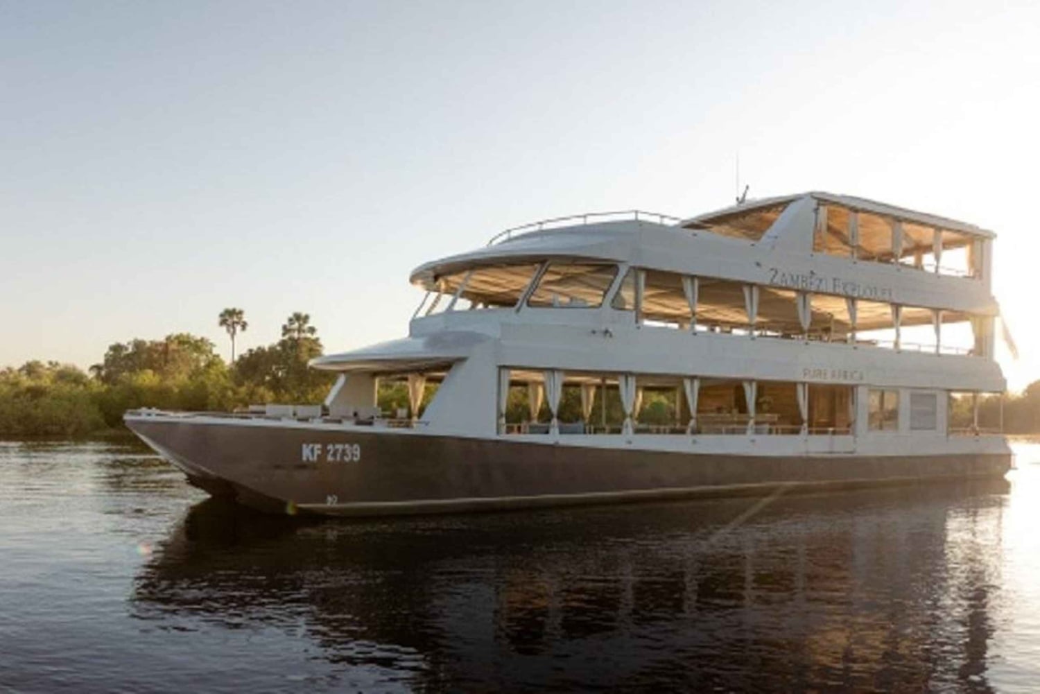 Victoriafälle: Luxus-Bootsfahrt & 3-Gänge-Dinner am Flussufer