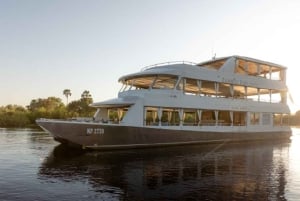 Victoriafälle: Luxus-Bootsfahrt & 3-Gänge-Dinner am Flussufer