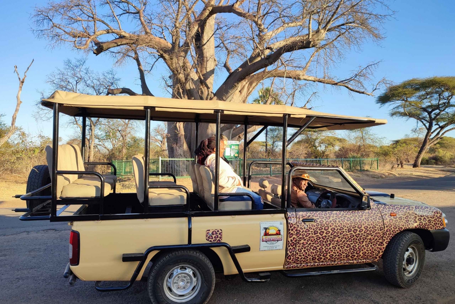 Vicoria Falls: Safari and Victoria Falls Town walking Tour