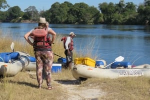 Victoria Falls: Canoeing - Upper Zambezi (Day Trail)