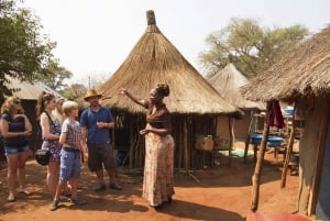 Victoria Falls: Cultural Tour with Traditional Food Tasting