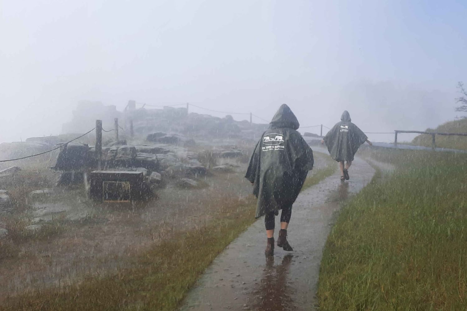 ビクトリア滝：地元ガイドによるガイド付きツアー