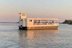 Visita guiada às Cataratas Vitória + cruzeiro de barco ao pôr do sol