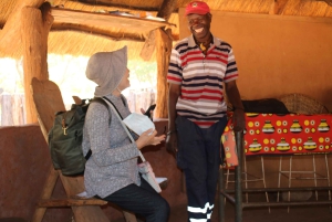 Victoria Falls: Monde Village Cultural Tour