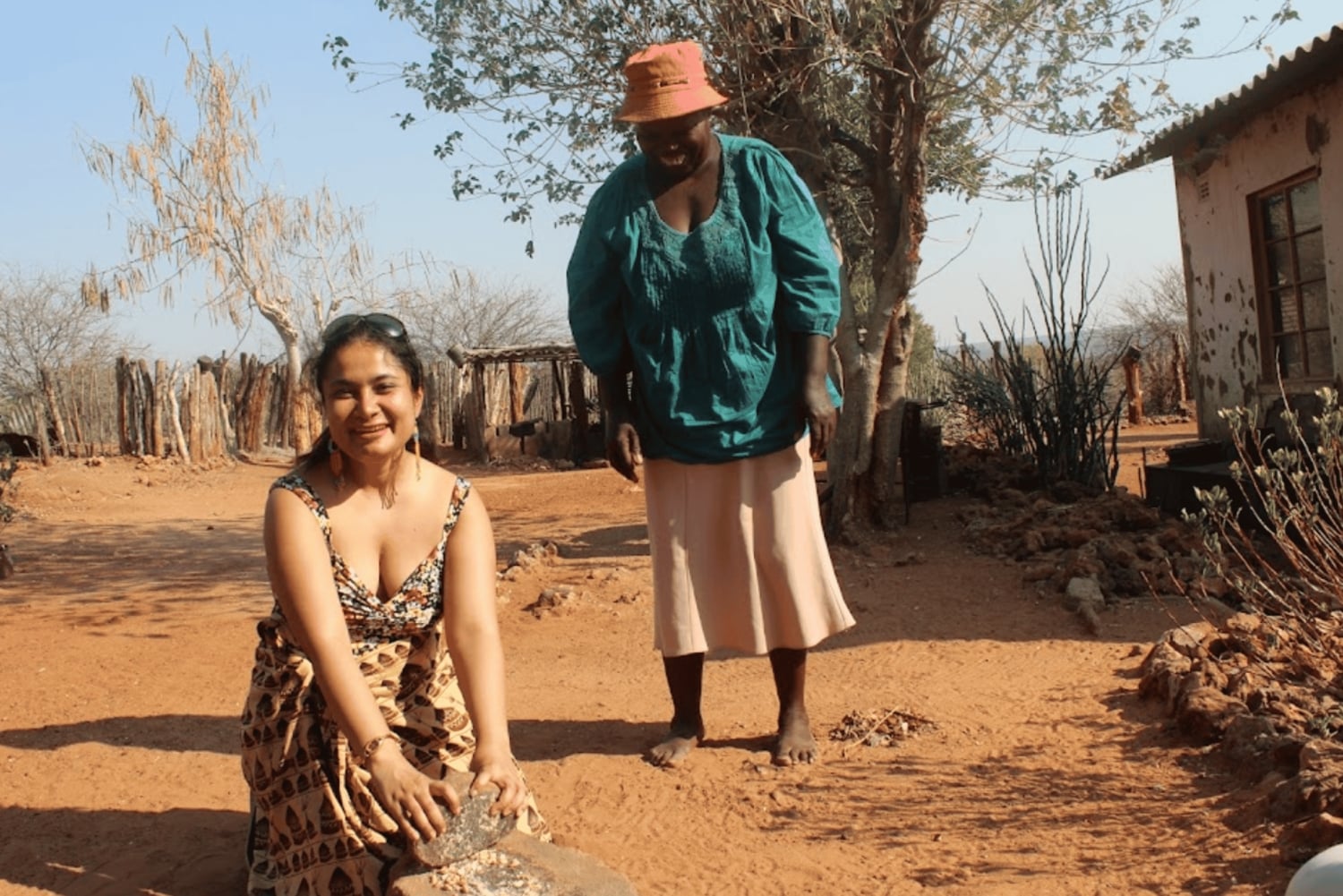 Victoria Falls: Monde Village Guided Tour with Lunch