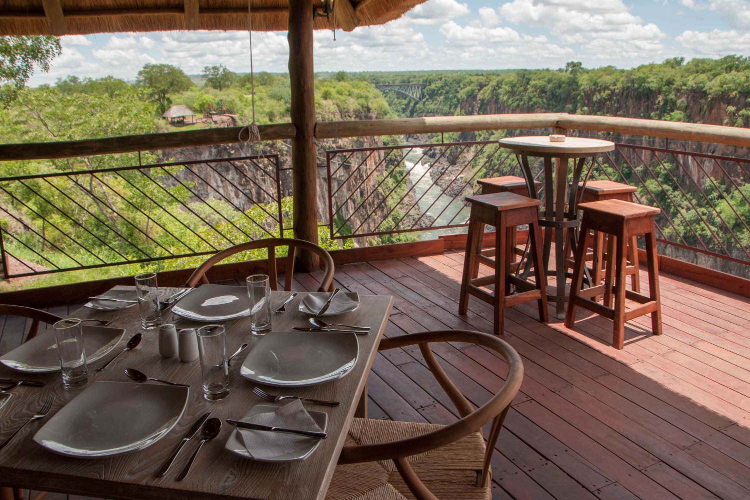 Safari nas Cataratas Vitória com almoço e cruzeiro ao pôr do sol