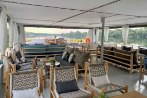 Victoria Falls: Sunset Cruise and Dinner at The Eatery