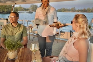 Victoria Falls: Landsbyopplevelse med luksuscruise og lunsj