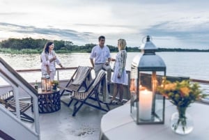 Victoria Falls: Zambezi River Luxury Sunset Cruise