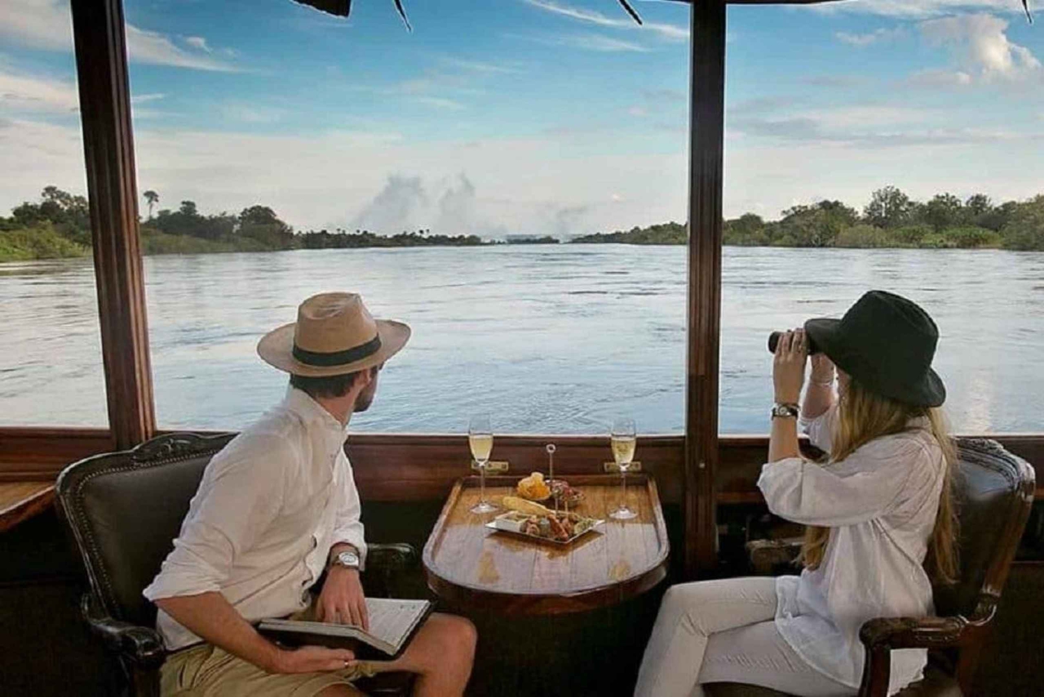 Cataratas Victoria: crucero Ra-Ikane por el río Zambeze con bebidas