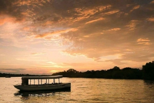 Cataratas Victoria: crucero Ra-Ikane por el río Zambeze con bebidas