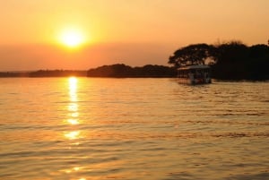 Victoria Falls: Zambezi River Sunset Cruise