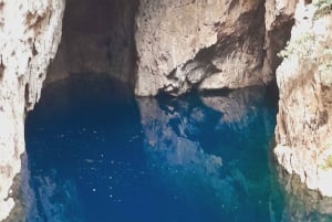 Zimbabwe: Chinhoyi Caves Tour with Lion Viewing and Lunch