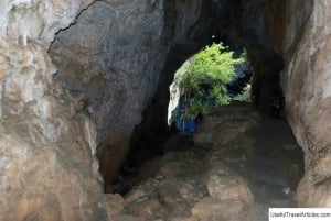 Zimbabwe: Chinhoyi Caves Tour with Lion Viewing and Lunch