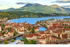 スイスの中心を巡る特別なパノラマ列車の旅