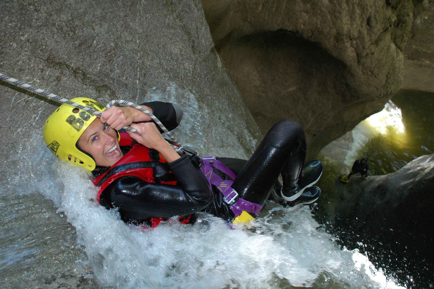 Ab Zürich: Canyoning in Interlaken mit Rücktransfer
