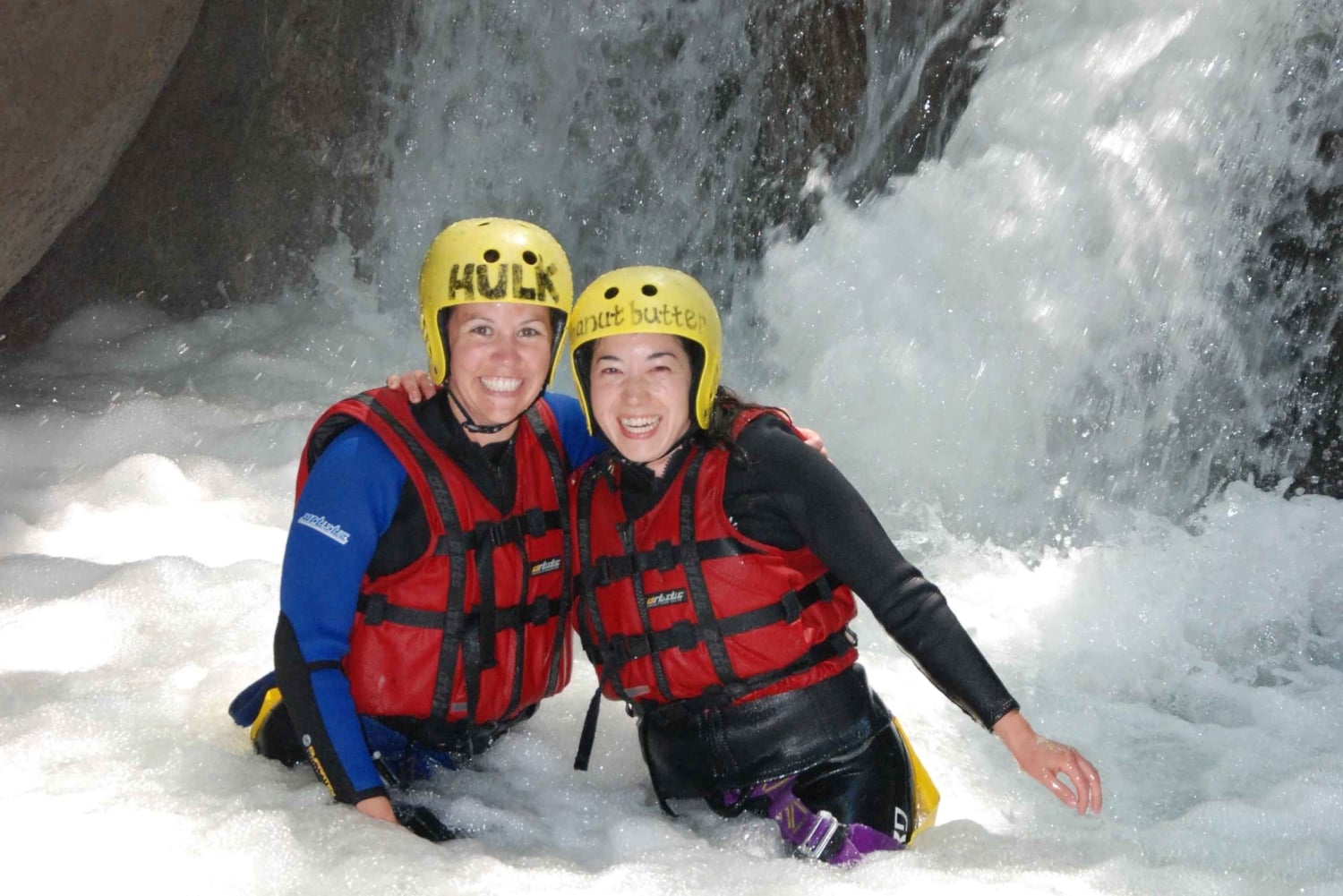 Ab Zürich: Canyoning in Interlaken mit Rücktransfer