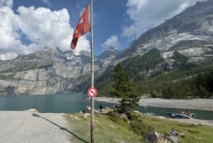 Da Zurigo: escursione privata di un giorno al lago turchese di Oeschinensee