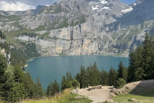 Da Zurigo: escursione privata di un giorno al lago turchese di Oeschinensee