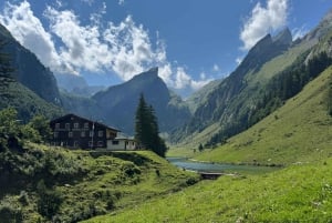 Zürichistä: Yksityinen vaellus upealle Seealpsee-järvelle