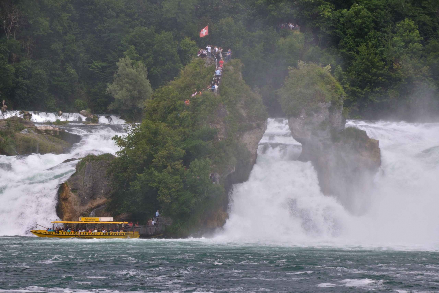 From Zurich: Rhine Falls and Laufen Castle Day Trip