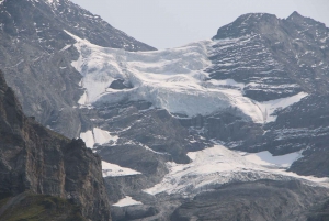 Interlaken: Private Hiking Tour Oeschinen Lake & Blue Lake