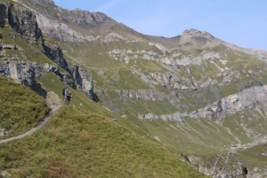 Interlaken: Private Hiking Tour Oeschinen Lake & Blue Lake