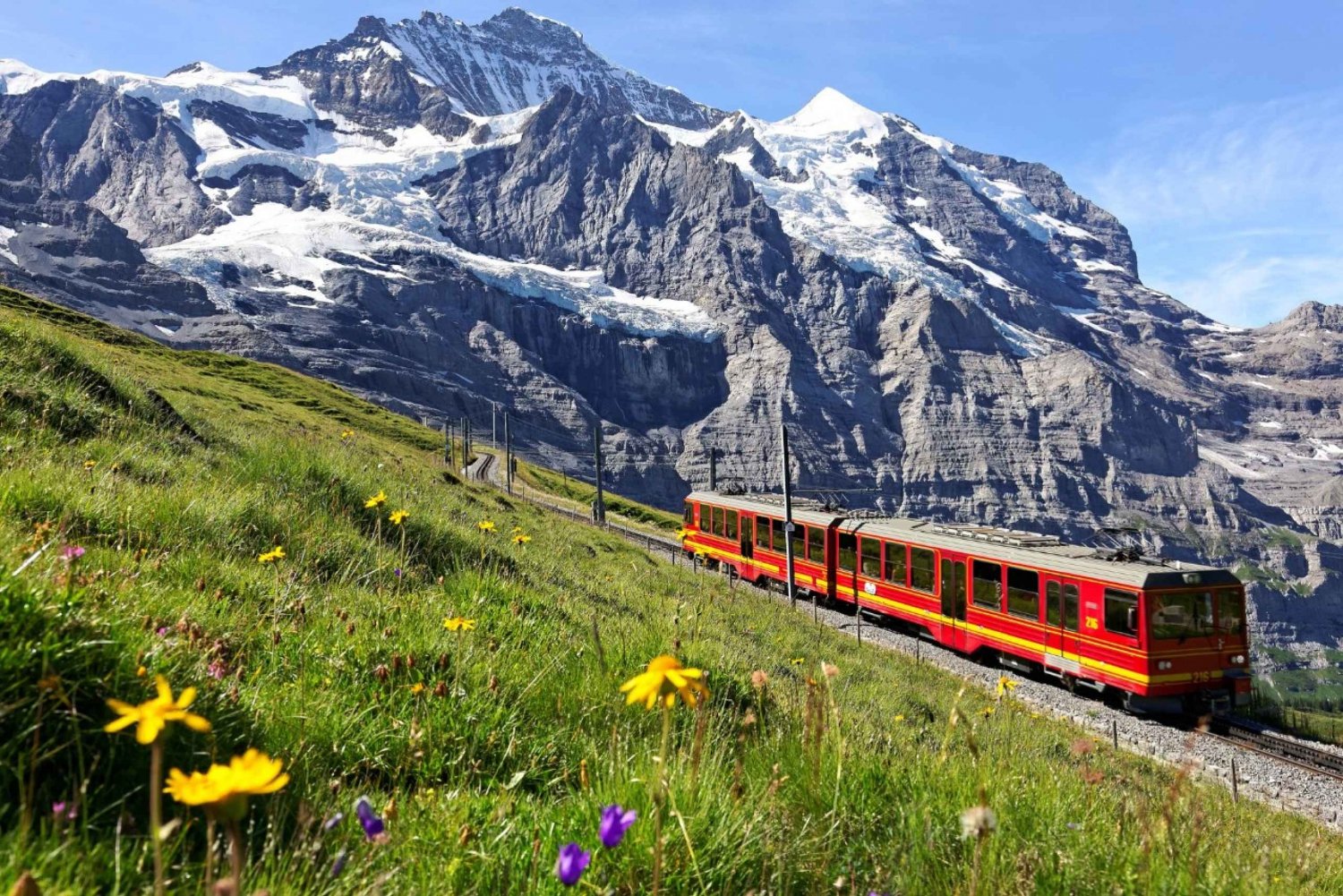 ユングフラウヨッホ：ユングフラウとラウターブルンネンへのプライベート日帰り旅行