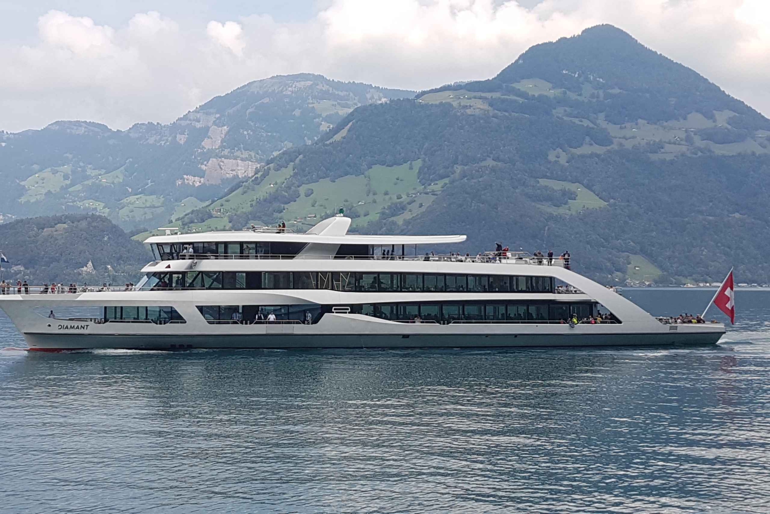 Visite guidée à pied de Lucerne en petit groupe et croisière commentée au départ de Bâle