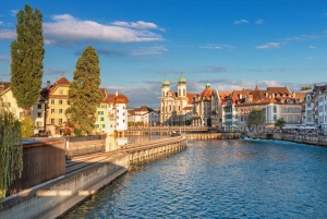 Visite guidée à pied de Lucerne en petit groupe et croisière commentée au départ de Bâle