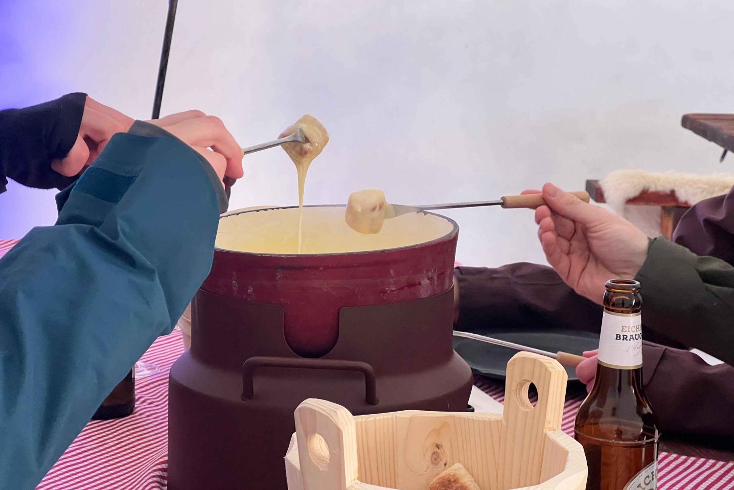 Luzernin ja Titlisin seikkailu: Iglu Fondue Experience