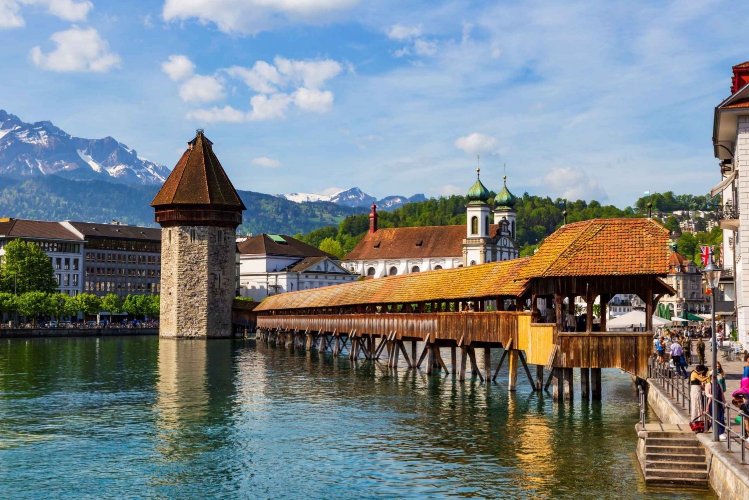 Luzern Elegance: Private City Walk and Panoramic Lake Cruise