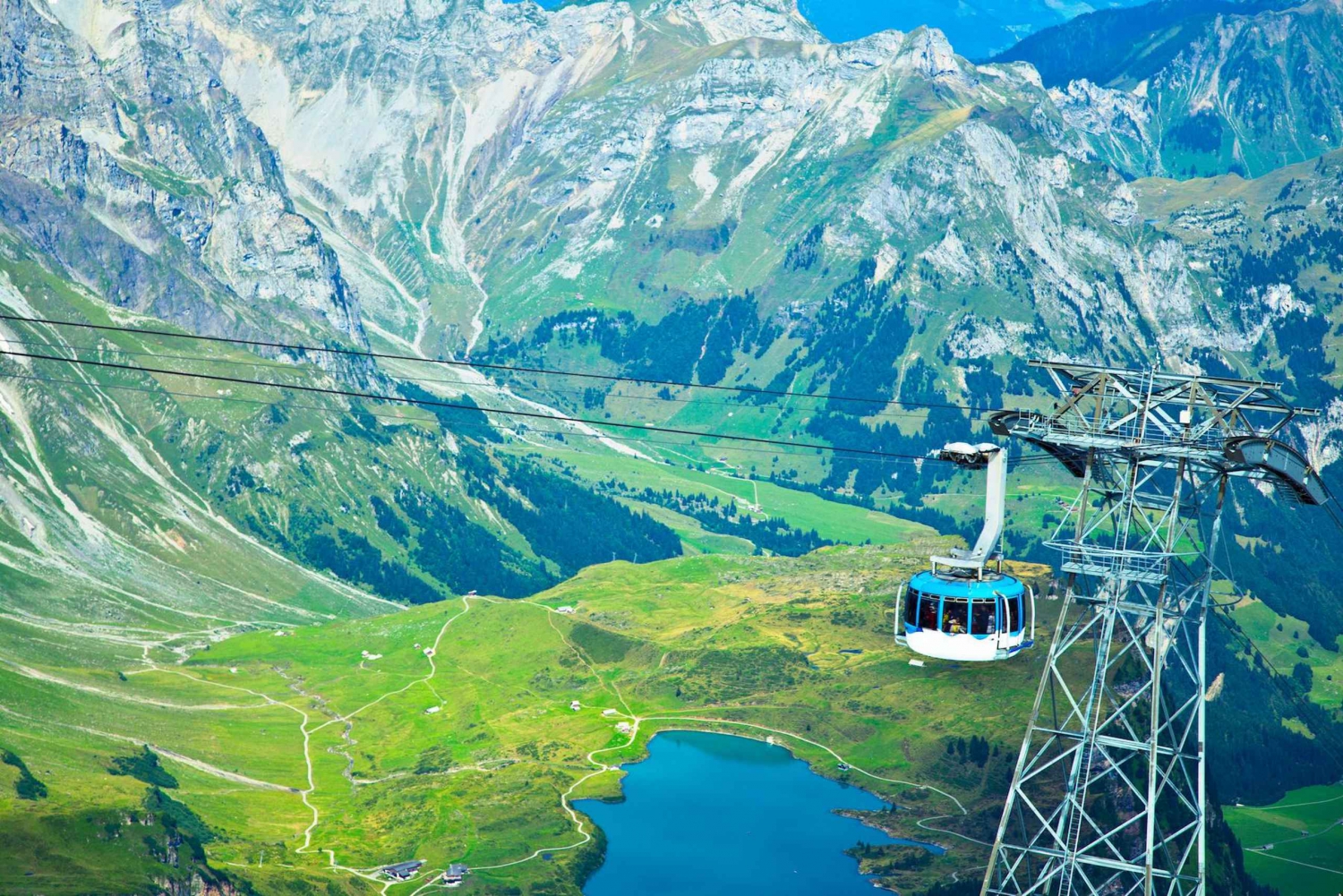 Viaje privado: Zúrich al Monte Titlis - rotativo, cueva de hielo, acantilado