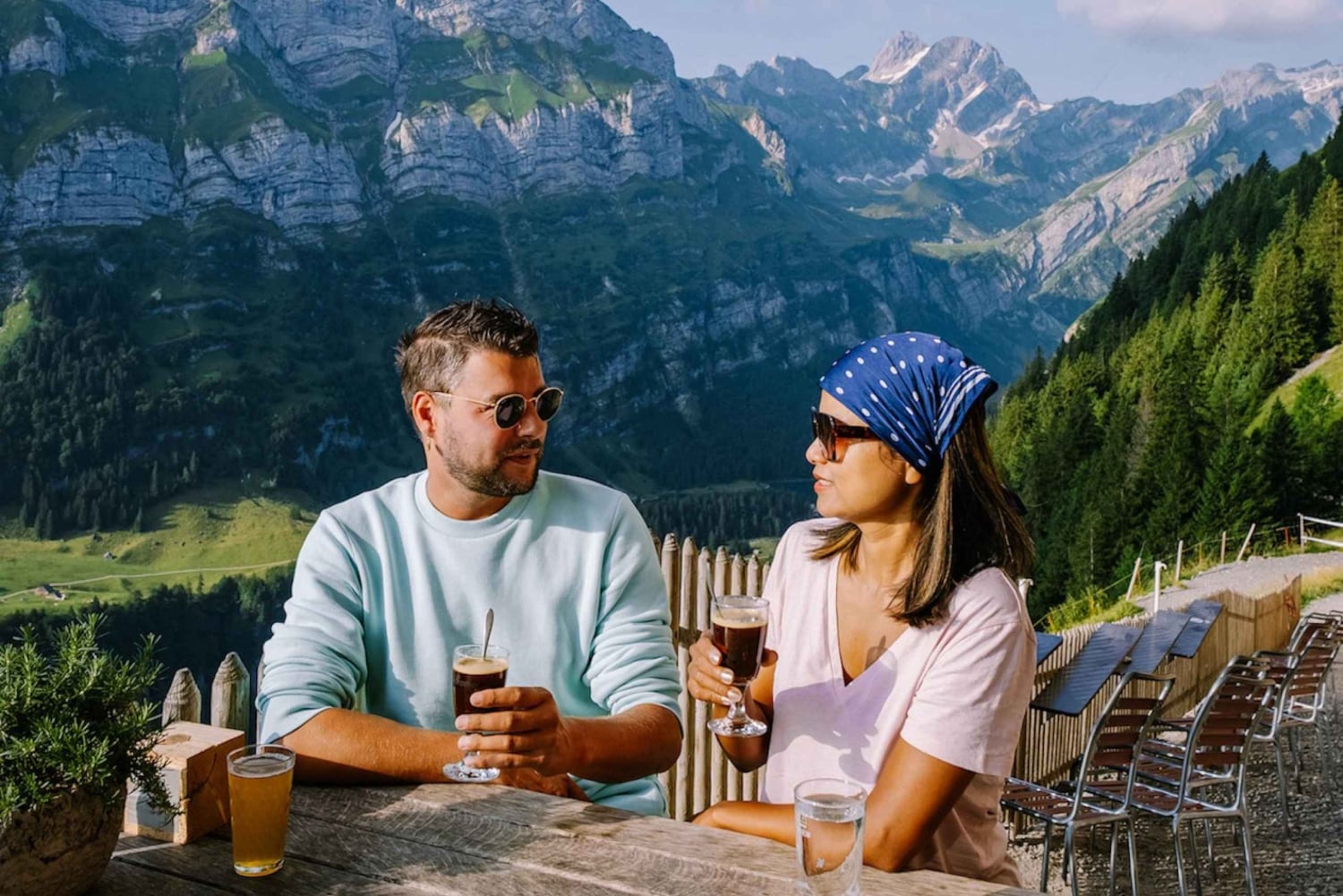 Yksityinen matka: Titlis-vuori - kiertoajelu, jääluola, kalliojyrkänne