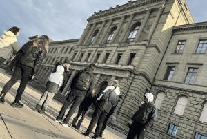 Private Zürich City Tour with Cruise and Lindt Chocolate