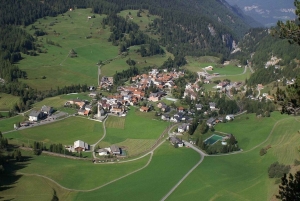 Ретийская железная дорога ЮНЕСКО: виадук, музей поездов, Санкт-Мориц