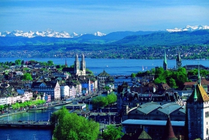 Zürich Charms: Private City Center Walk and Lake Cruise