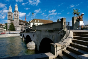 Zurich: City Bus Tour with Audio Guide and Lake Cruise