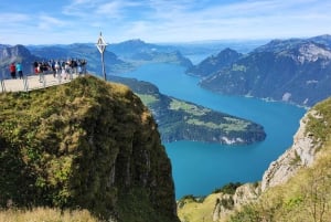 Dagstur fra Zürich: Den bratteste taubanen til Stoos og utsikten fra Rigi
