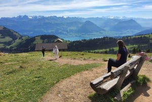 Dagstur fra Zürich: Den bratteste taubanen til Stoos og utsikten fra Rigi