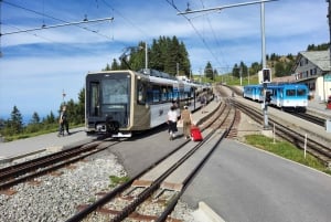 Dagstur fra Zürich: Den bratteste taubanen til Stoos og utsikten fra Rigi