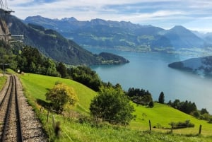 Dagstur fra Zürich: Den bratteste taubanen til Stoos og utsikten fra Rigi