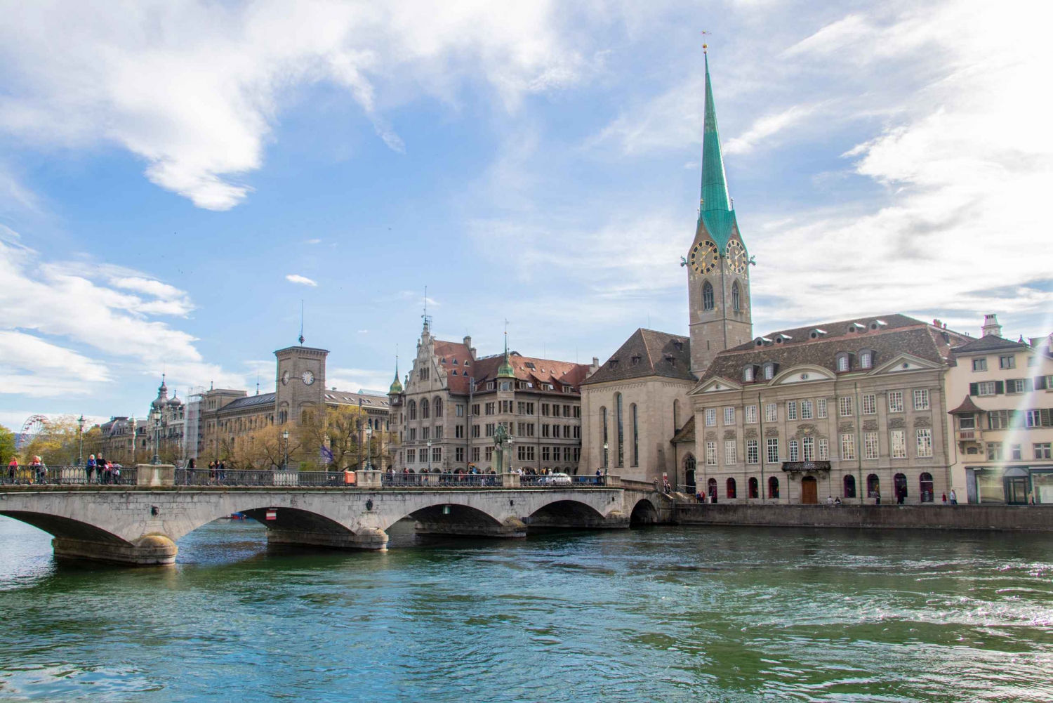 Zurich: Express Walk with a Local in 60 minutes