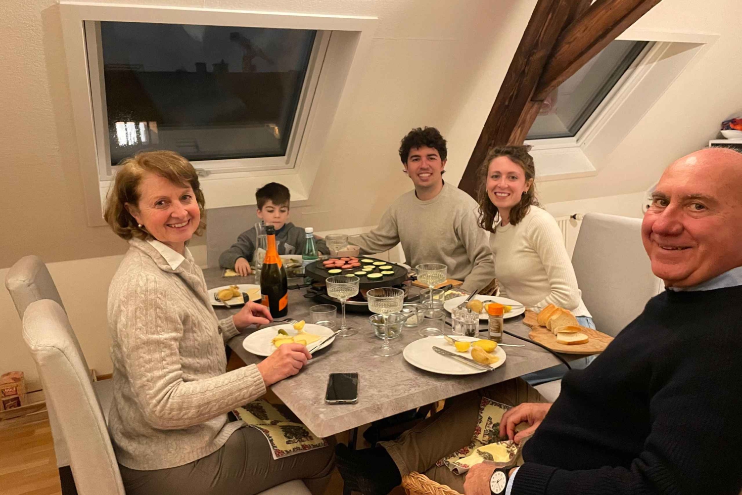 Zürich: Hemvärdsostmiddag med fondue eller raclette