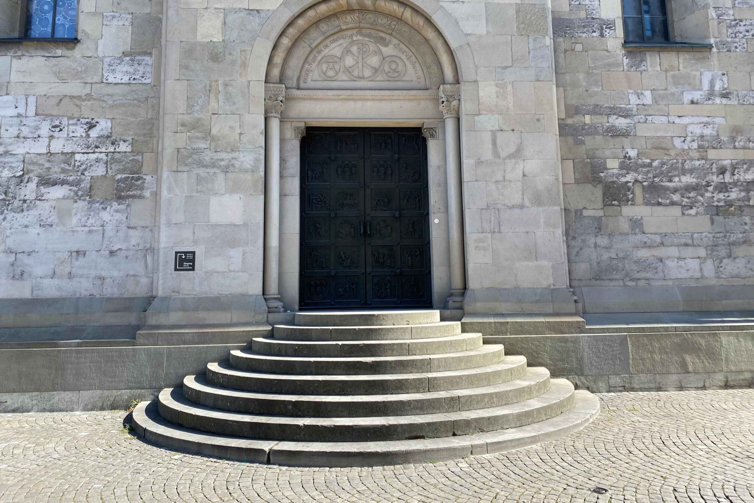 Zúrich en el espejo del pasado: Visita de Lectura Autoguiada