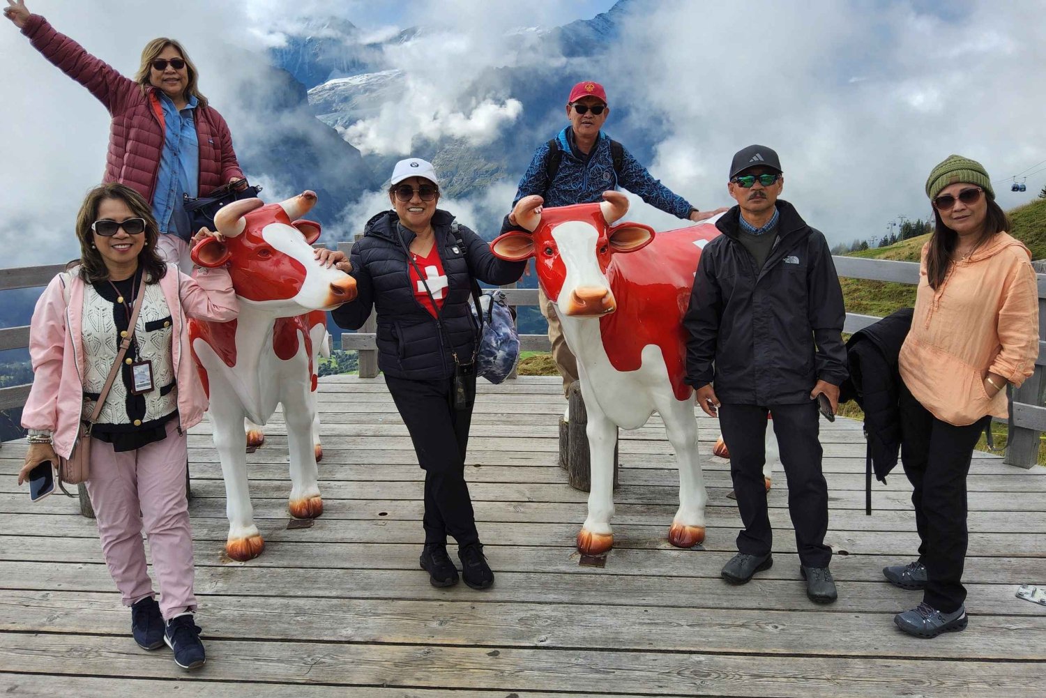 Zürich: Jungfrau Region Day Trip with Train and Hidden Gem